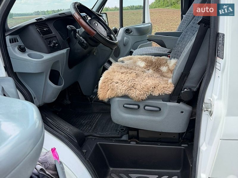Грузовой фургон Ford Transit 2008 в Ильинцах