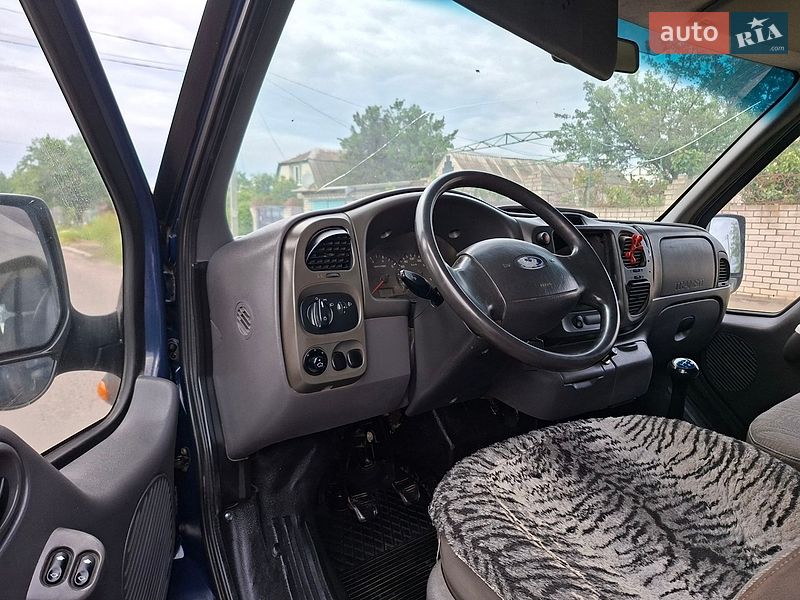 Грузопассажирский фургон Ford Transit 2004 в Николаеве