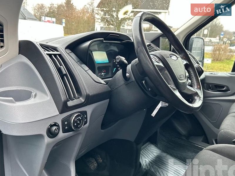 Вантажний фургон Ford Transit 2018 в Луцьку