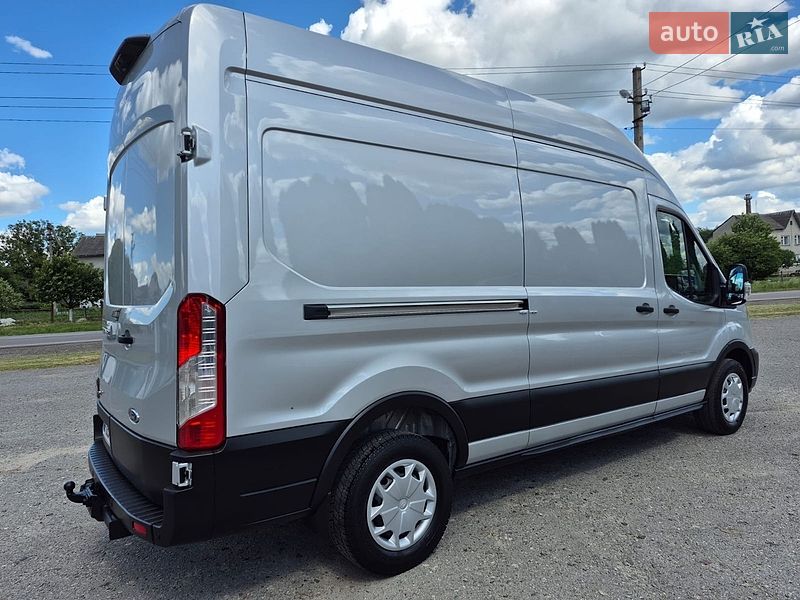 Вантажний фургон Ford Transit 2021 в Дубні