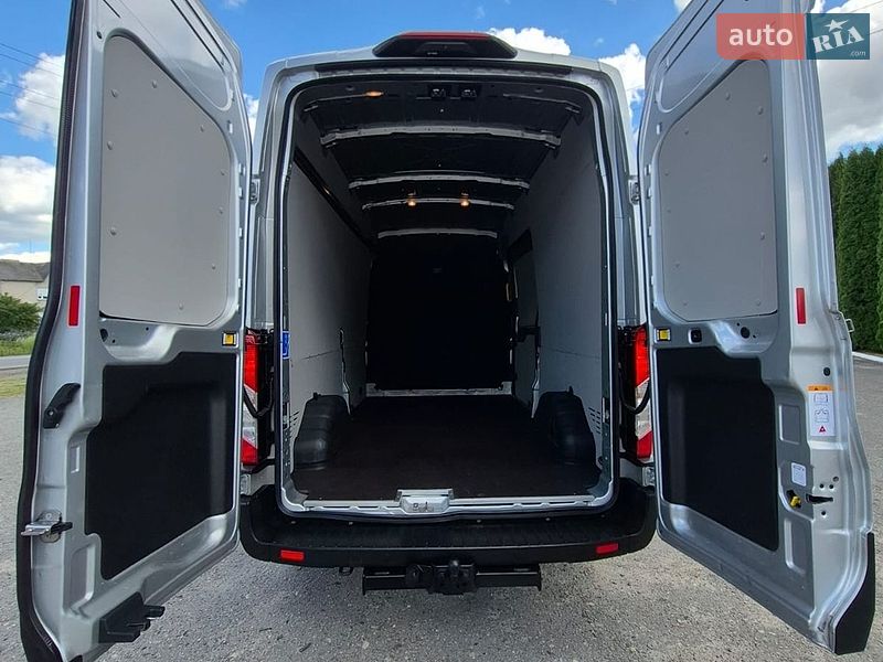 Вантажний фургон Ford Transit 2021 в Дубні