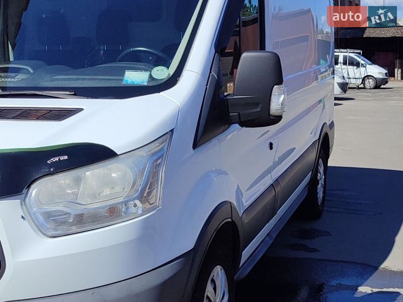 Вантажний фургон Ford Transit 2015 в Кореці