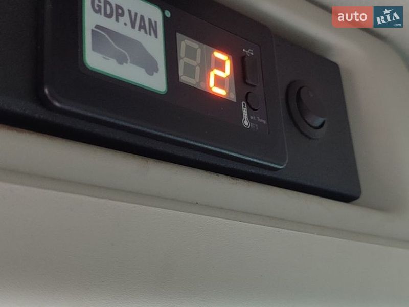 Вантажний фургон Ford Transit 2015 в Кореці