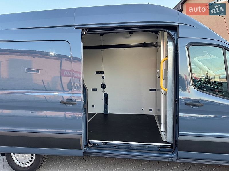 Вантажний фургон Ford Transit 2020 в Ірпені