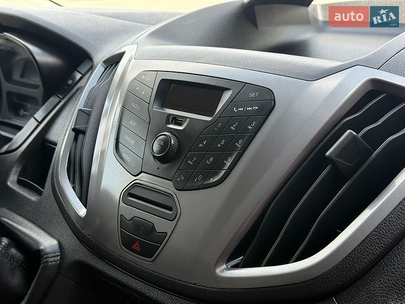Вантажний фургон Ford Transit 2018 в Дубні