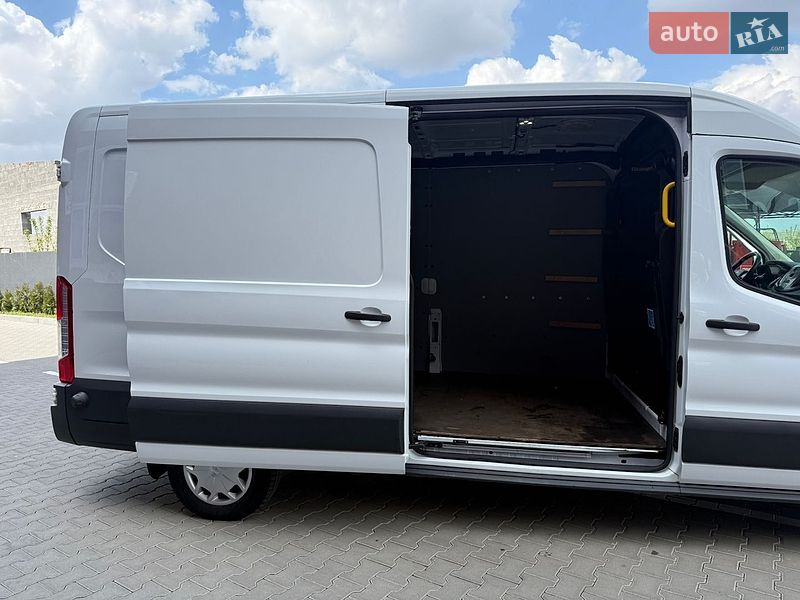 Вантажний фургон Ford Transit 2018 в Дубні