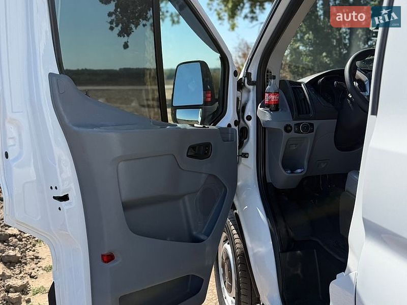 Грузовой фургон Ford Transit 2016 в Умани