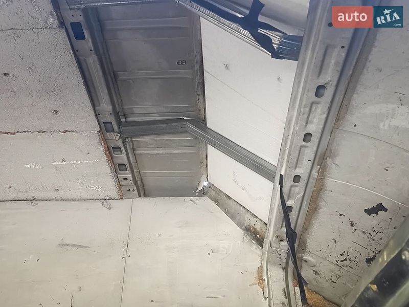 Грузовой фургон Ford Transit 2002 в Киеве фото 5 Грузовой фургон Ford Transit 2002 в Киеве