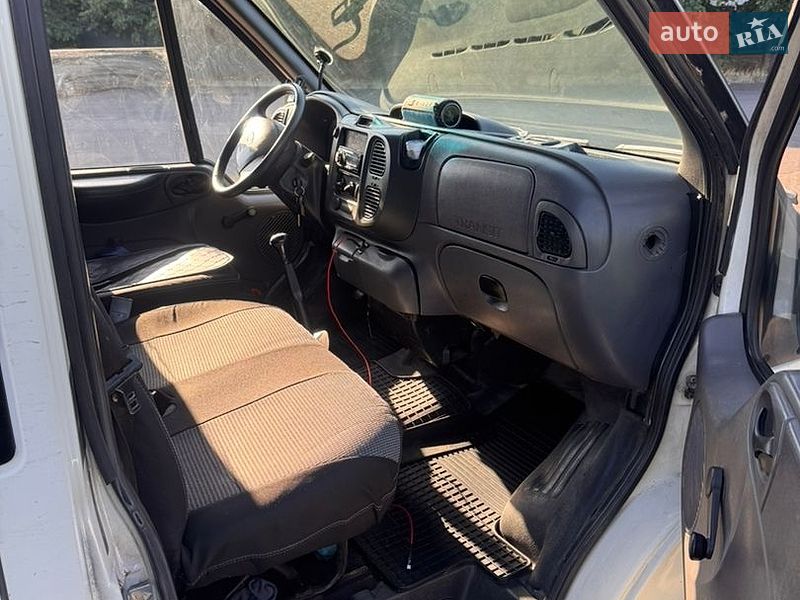 Грузопассажирский фургон Ford Transit 2004 в Умани