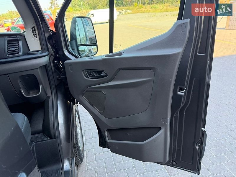 Вантажний фургон Ford Transit 2021 в Ірпені