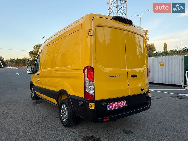 Вантажний фургон Ford Transit 2022 в Ірпені