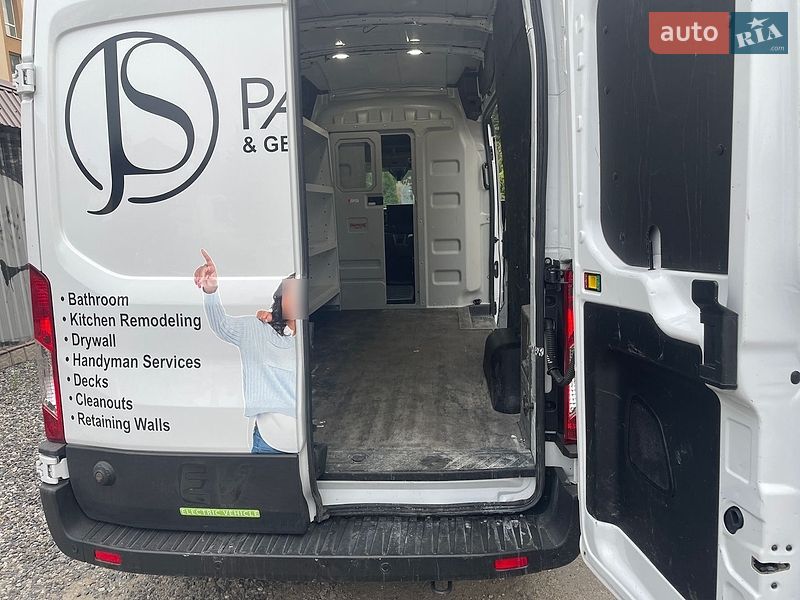 Вантажний фургон Ford Transit 2022 в Золочеві