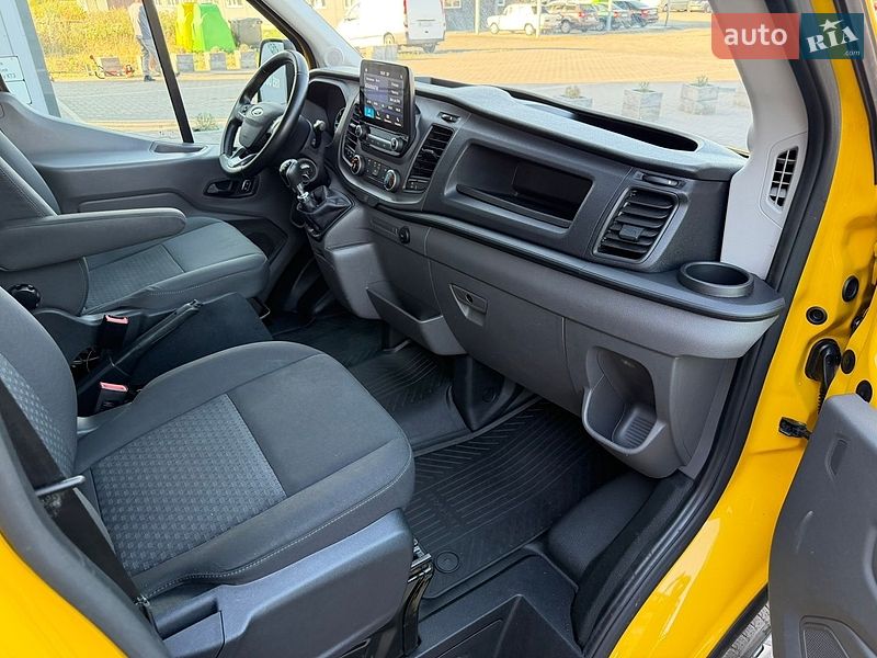 Вантажний фургон Ford Transit 2022 в Ірпені