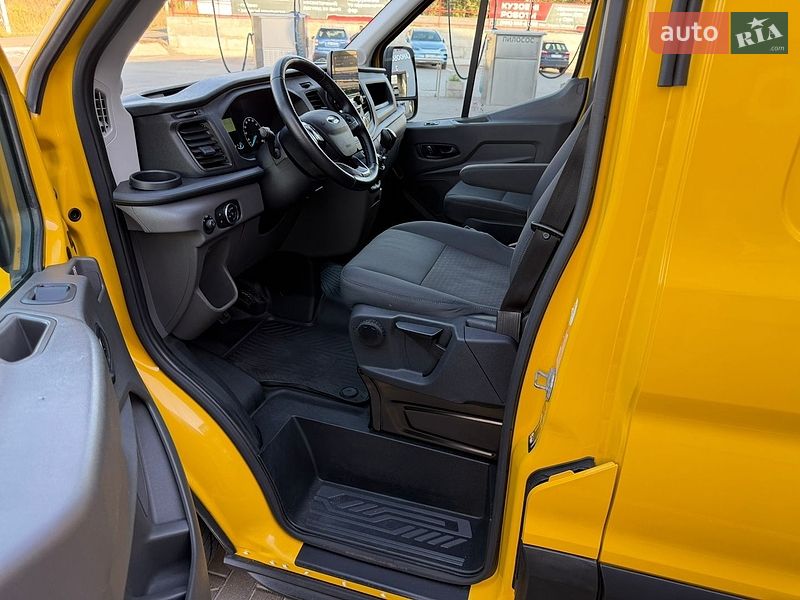 Вантажний фургон Ford Transit 2022 в Ірпені