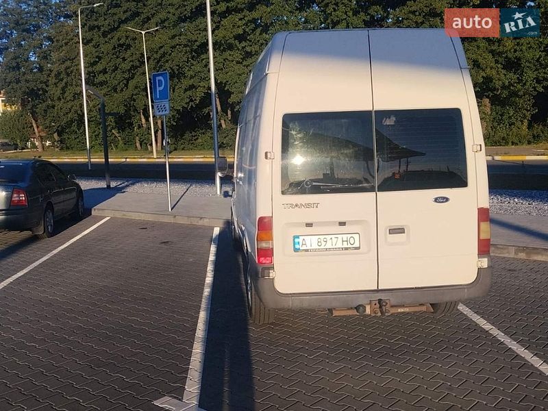 Грузовой фургон Ford Transit 2001 в Ирпене
