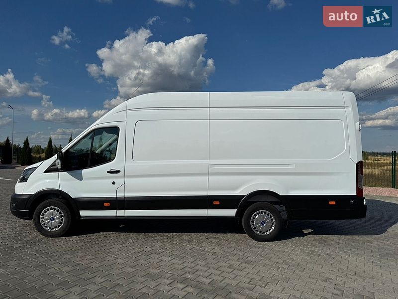 Вантажний фургон Ford Transit 2022 в Бучі
