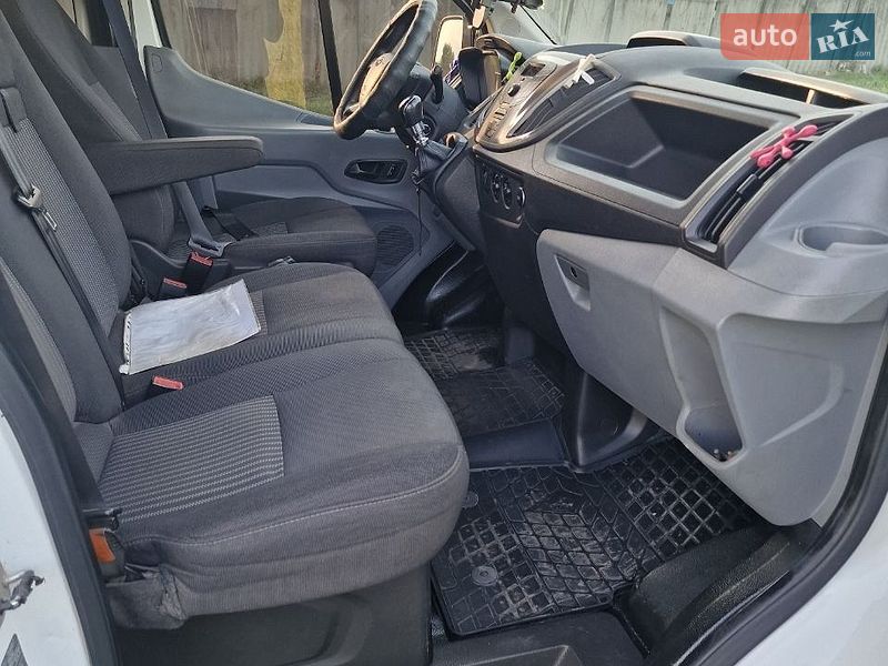 Вантажний фургон Ford Transit 2015 в Барвінковому