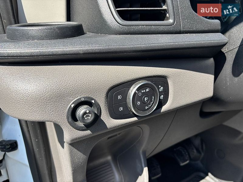 Грузовой фургон Ford Transit 2019 в Киеве