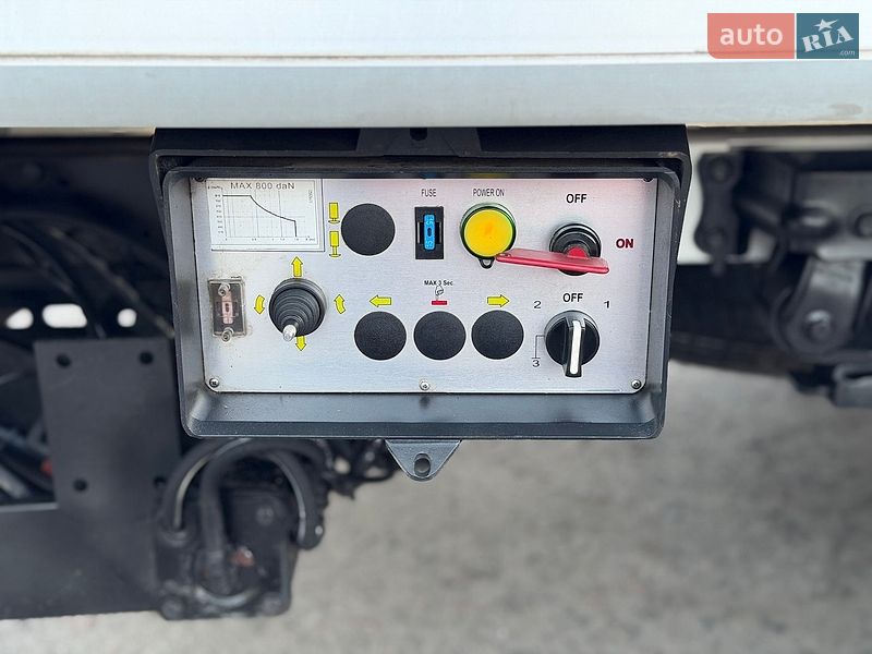 Вантажний фургон Ford Transit 2016 в Дубні