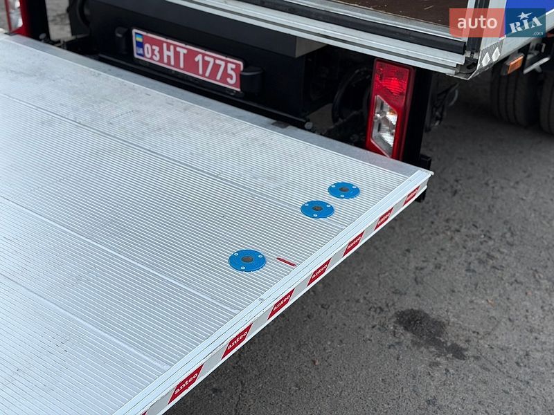 Вантажний фургон Ford Transit 2016 в Дубні