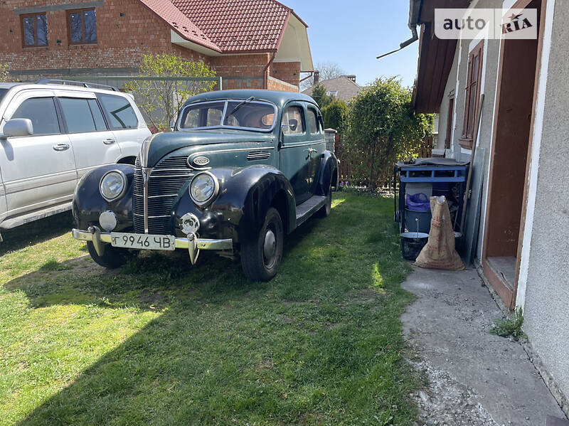 Седан Ford V8 1938 в Черновцах