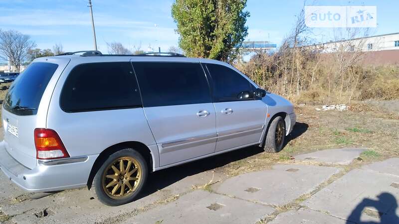 Ford Windstar 2001