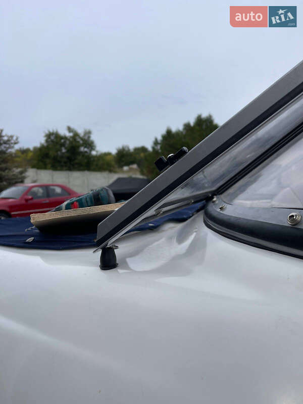 Катер Four Winns Freedom 2003 в Днепре