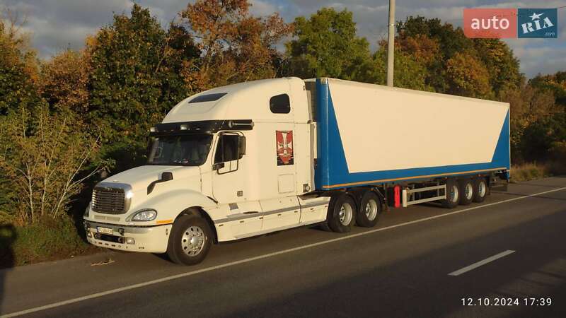 Рефрижератор Freightliner Columbia 2002 в Луцьку