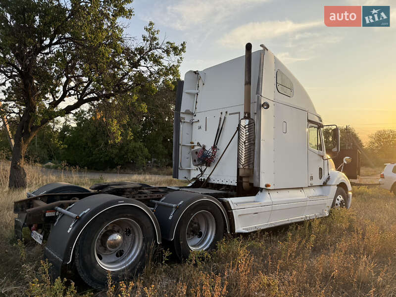 Контейнеровоз Freightliner Columbia 2003 в Арбузинке