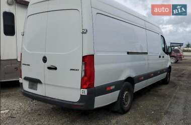 Грузовой фургон Freightliner Sprinter 2019 в 