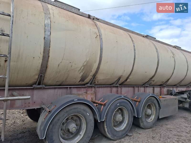 Цистерна напівпричіп Fruehauf BPV 1995 в Запоріжжі