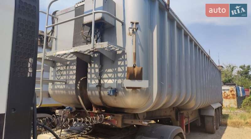 Зерновоз - полуприцеп Fruehauf D.3 2008 в 