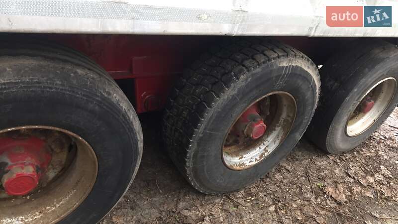 Самоскид напівпричіп Fruehauf DJD TA 3 1994 в Великих Гаях