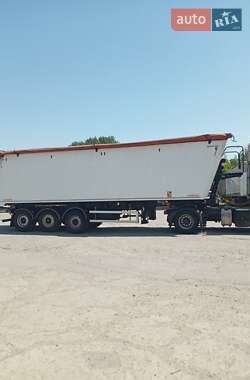 Зерновоз - напівпричіп Fruehauf F 2017 в Дніпрі