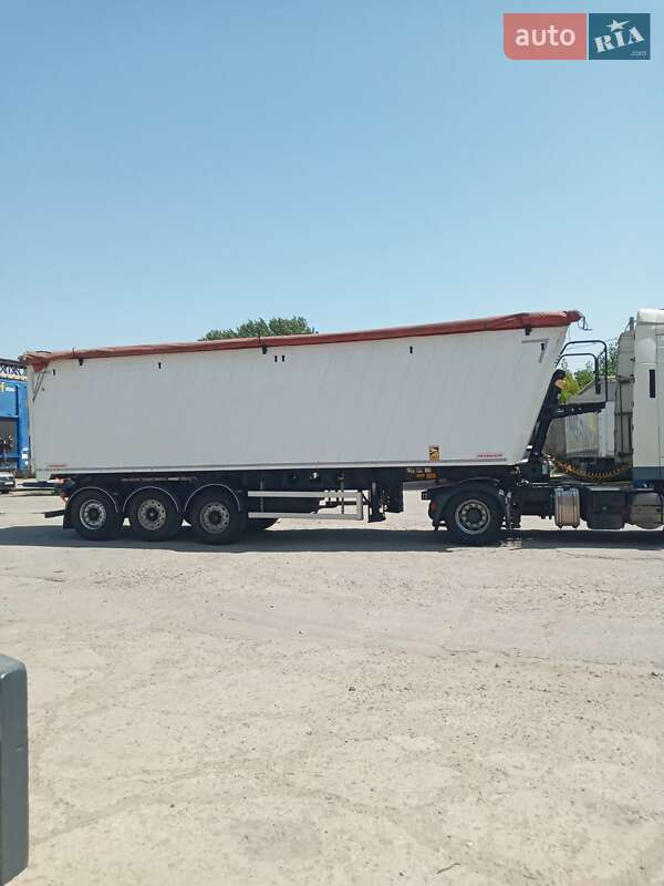 Зерновоз - полуприцеп Fruehauf F 2017 в Днепре