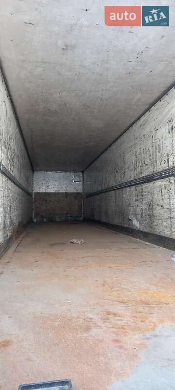 Ізотермічна будка Fruehauf ROR 1992 в Кролевці