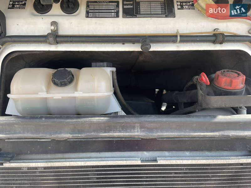 Тентований борт (штора) - напівпричіп Fruehauf SAF 2008 в Мукачевому