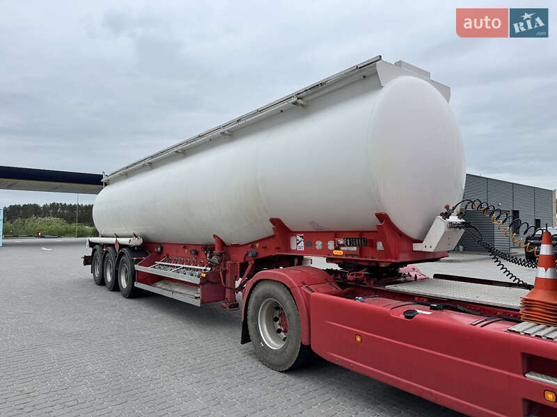 Цистерна полуприцеп Fruehauf SMB 1998 в 