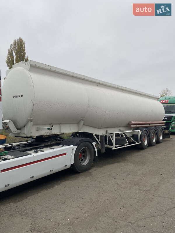 Цистерна полуприцеп Fruehauf SMB 1993 в Черкассах