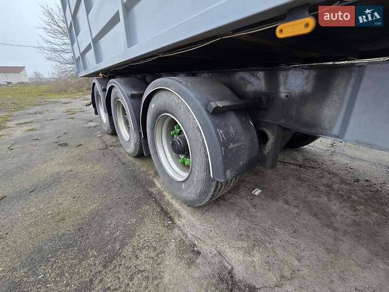 Зерновоз - напівпричіп Fruehauf SMB 2006 в Горішніх Плавнях