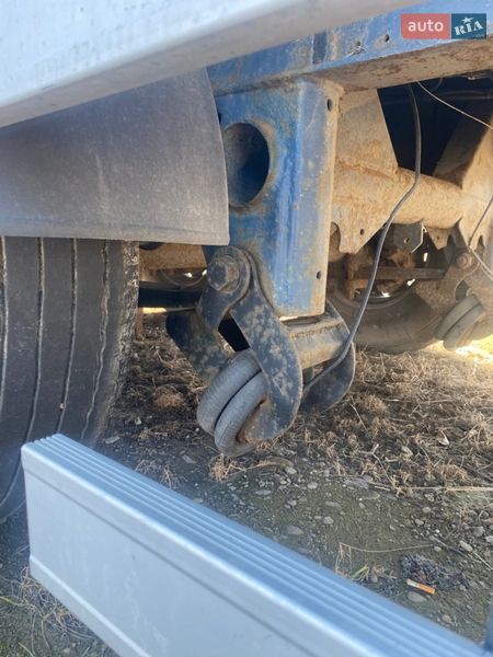 Фургон полуприцеп Fruehauf SMB 2004 в Черновцах