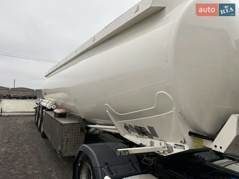 Цистерна напівпричіп Fruehauf T34 1999 в Хмельницькому