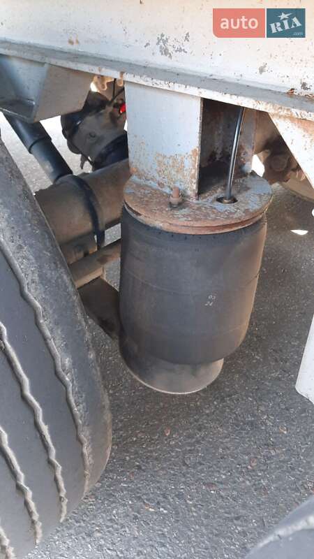 Зерновоз - полуприцеп Fruehauf TF34C1 1991 в Одессе