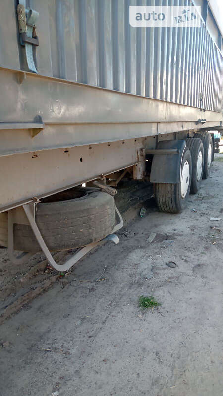 Зерновоз - полуприцеп Fruehauf TF34C1 2000 в Киеве