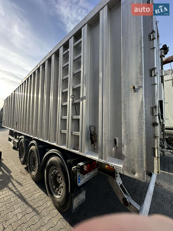 Самоскид напівпричіп Fruehauf TF34C1 2007 в Теребовлі