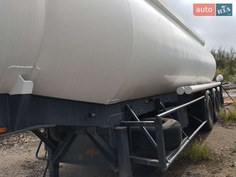 Цистерна полуприцеп Fruehauf TF34C1 1988 в Стрые фото 2 Цистерна полуприцеп Fruehauf TF34C1 1988 в Стрые