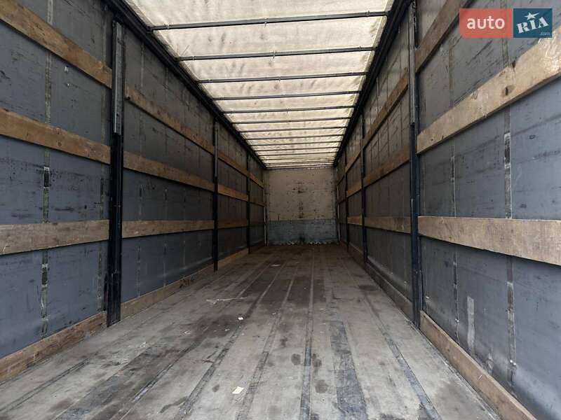 Тентований борт (штора) - напівпричіп Fruehauf TX 34 2009 в Володимирі