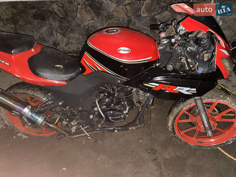 Макси-скутер G-max Racer 2012 в Бурштыне фото 3 Макси-скутер G-max Racer 2012 в Бурштыне