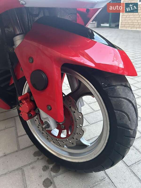 Максі-скутер G-max Volcan 2013 в Охтирці