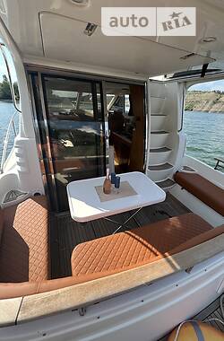 Моторная яхта Galeon 330 2008 в Киеве